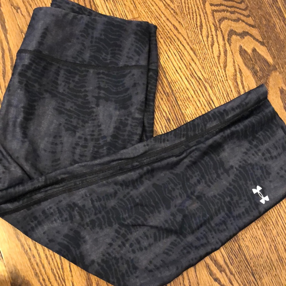 UA Snakeskin Capri Leggings